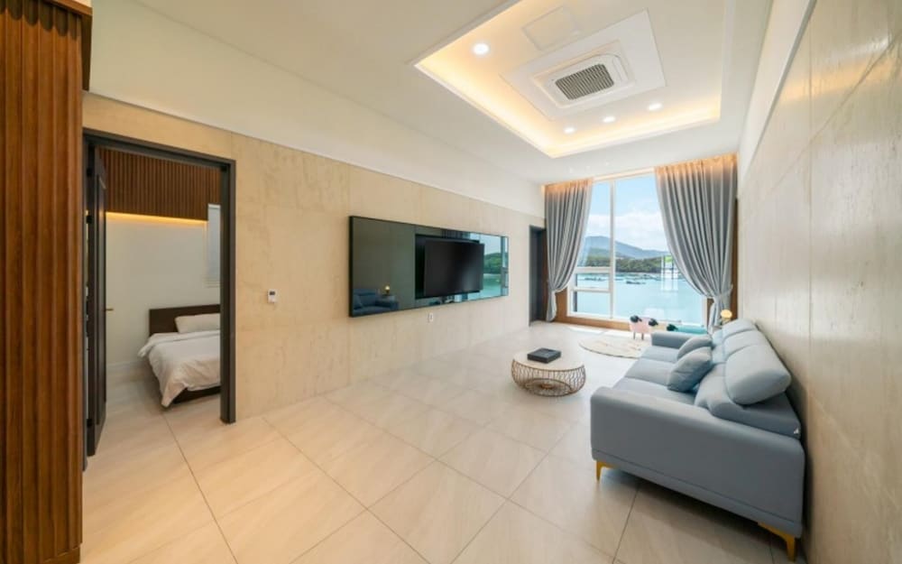 Фото Yeosu Highlark Resort