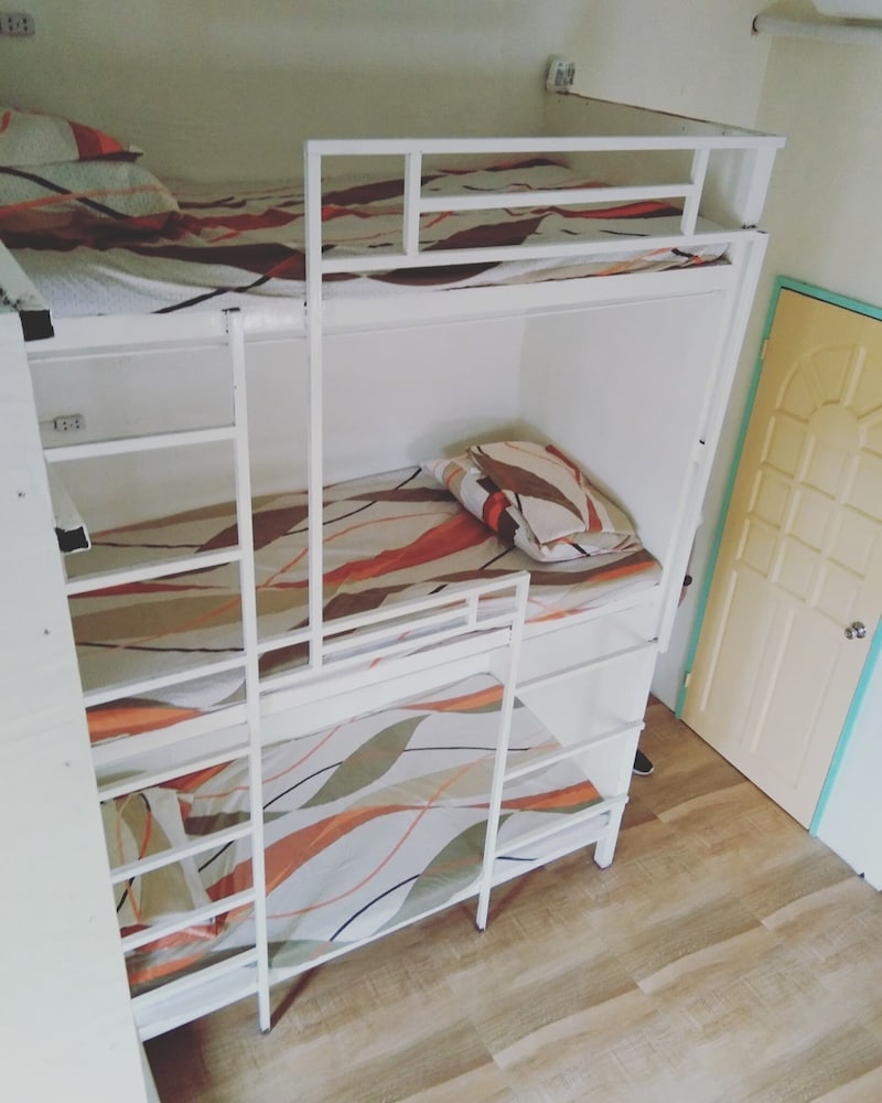 Фото Bee-Force Backpackers - Hostel