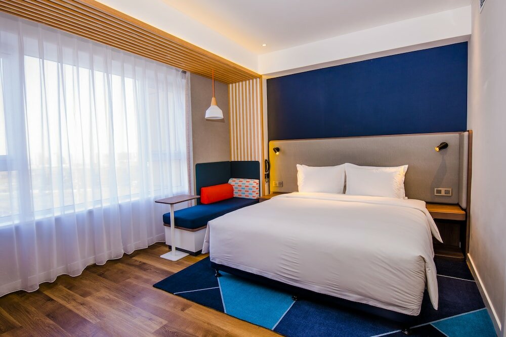 Фото Holiday Inn Express Yinchuan Downtown