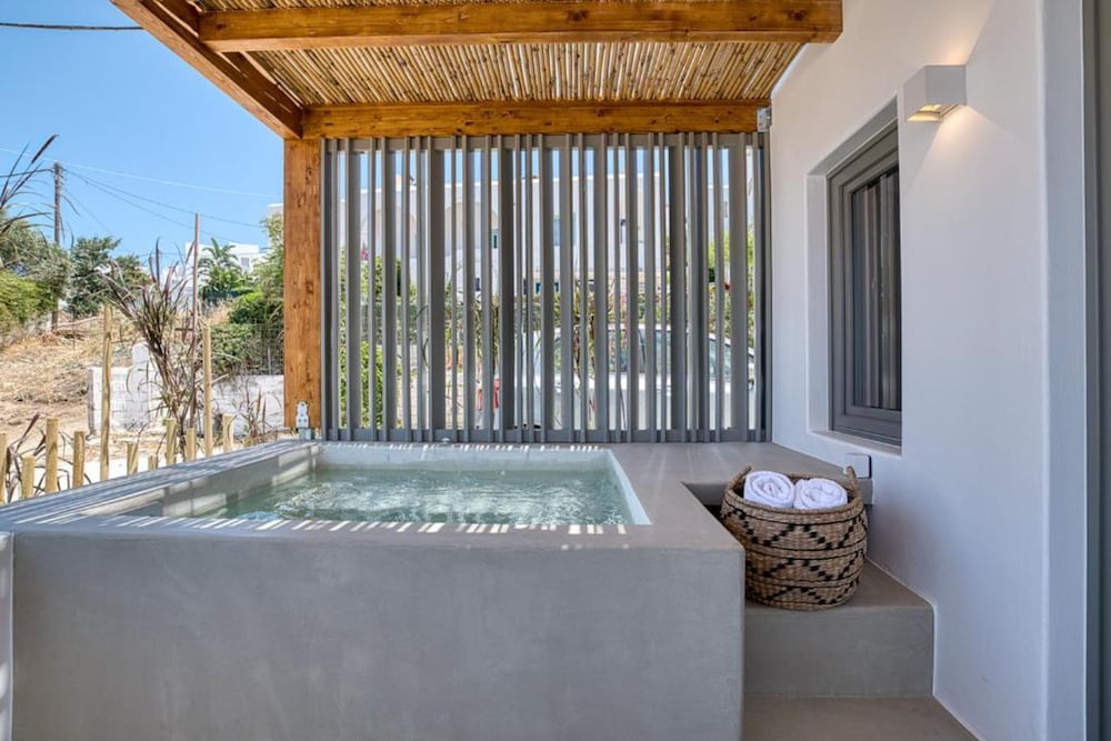 Фото Clementina Paros