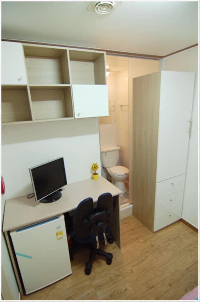 Фото Apple House