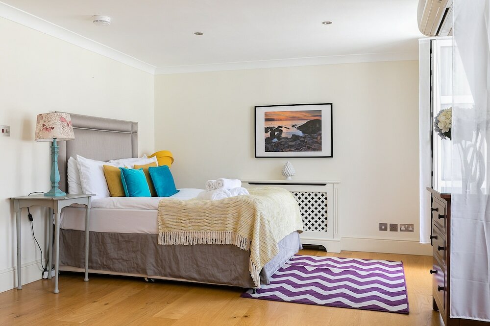 Фото Luxury 5-bedroom Villa With Parking and Ac