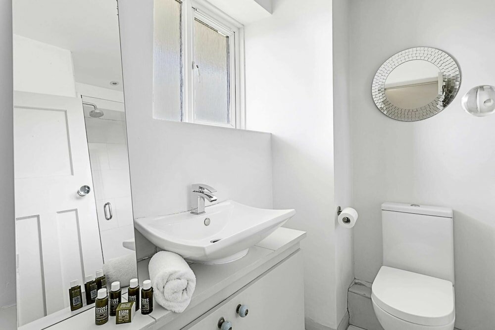 Фото 1-bed London Bliss: Putney Gem