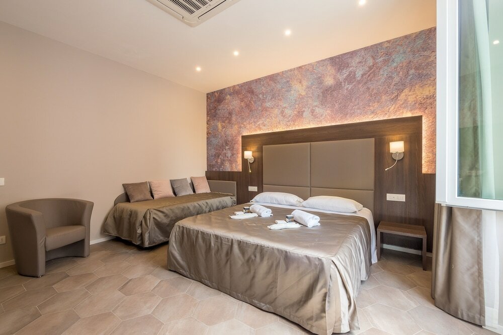 Фото Bramble Luxury Suites