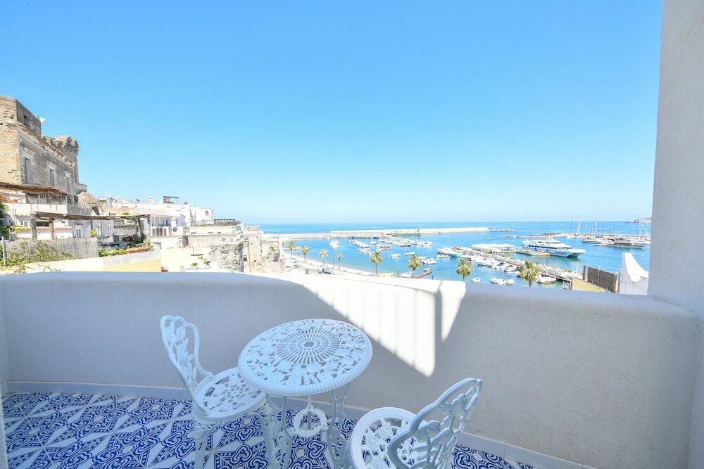 Фото King Suite - Luxury Rooms