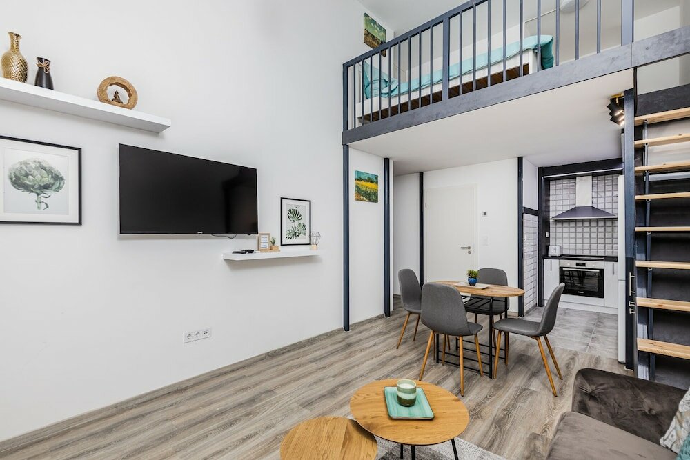 Фото Venus Apartments - Westside Residence