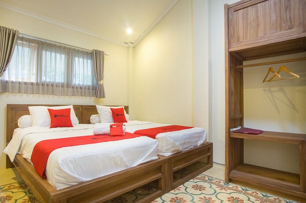 Фото RedDoorz @ Letjend S. Parman Pacitan