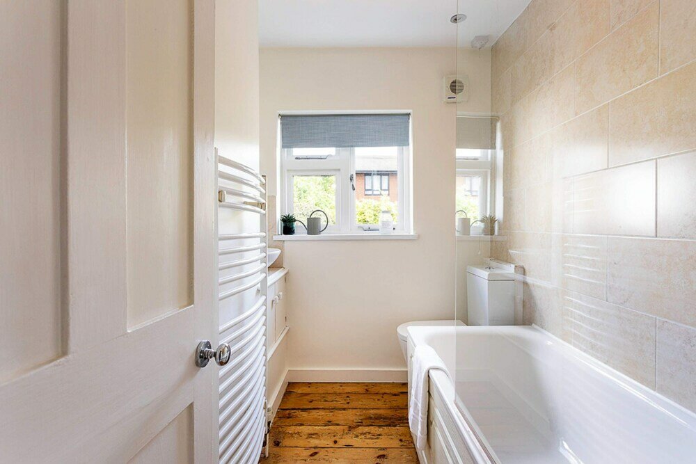 Фото Charming Georgian Country-style Cottage