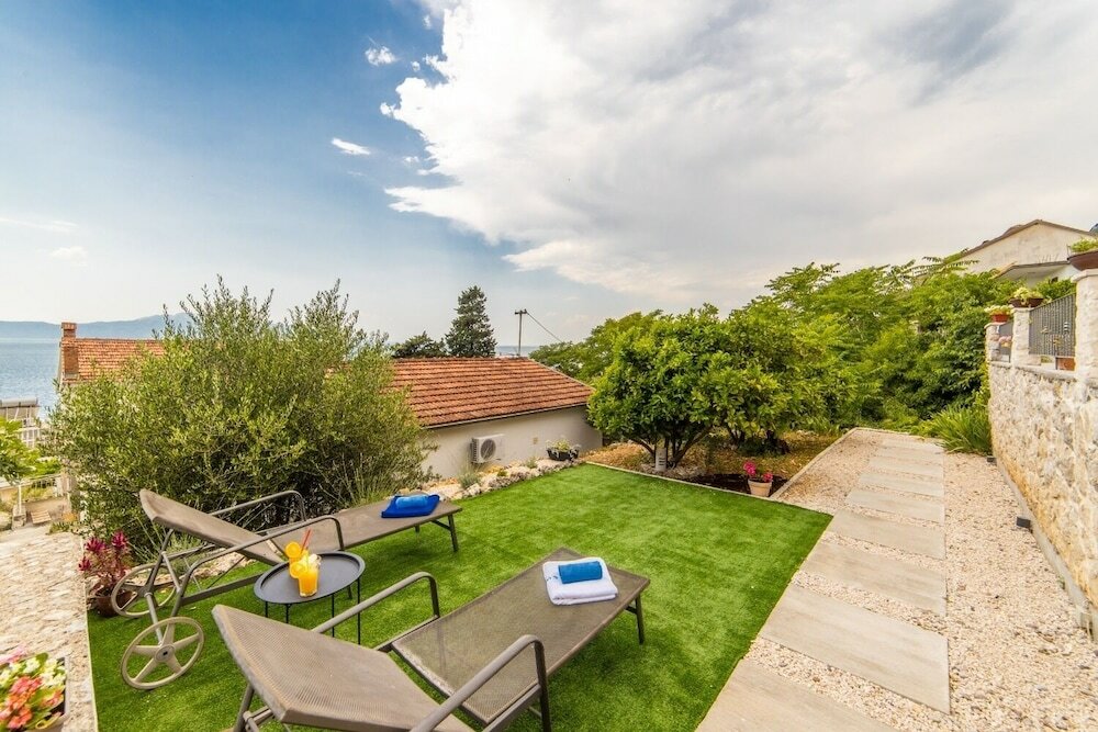 Фото More - 60m From the sea - A4 Dino