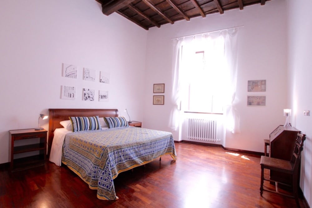 Фото Monticelli Viola