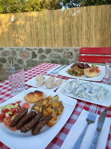 Гостиница Thousand Ally Boutique Hotel & Restaurant в Юнусэмре