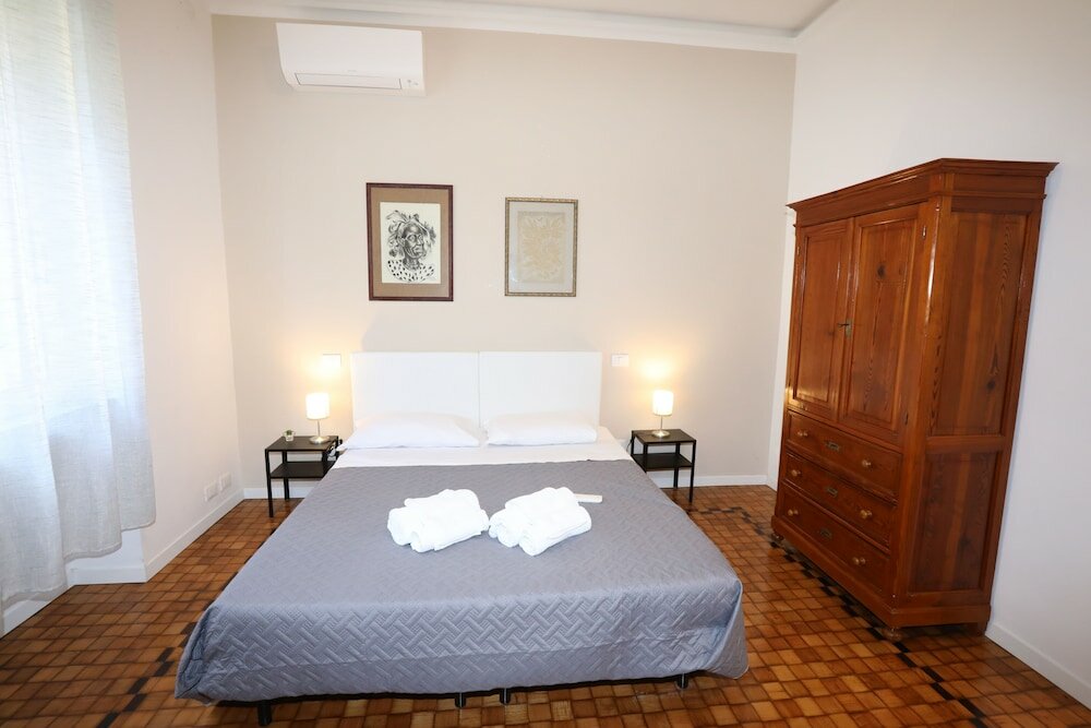 Фото Unique Luxury Apartment and Rooms