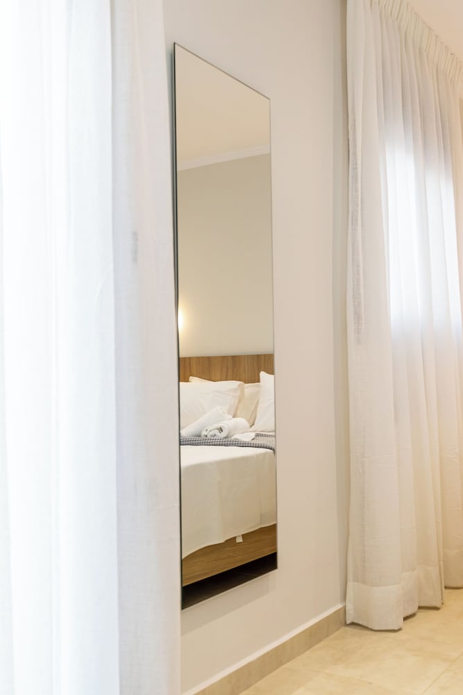 Фото Rafkon Luxury Apartments - Myrina