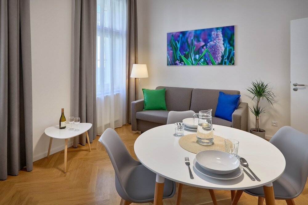 Фото DownTown Suites Rubesova