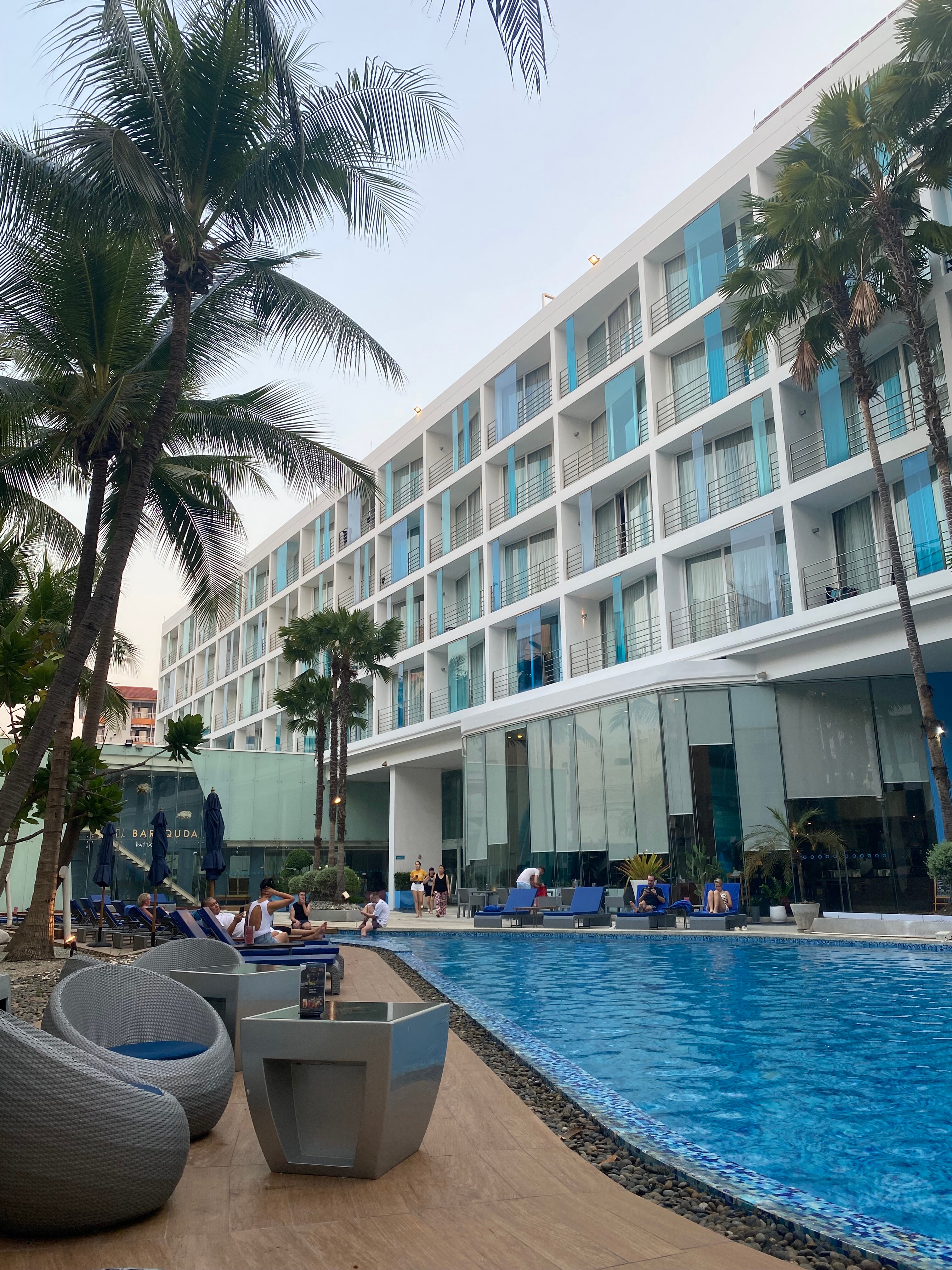 Фото Hotel Baraquda Heeton Pattaya