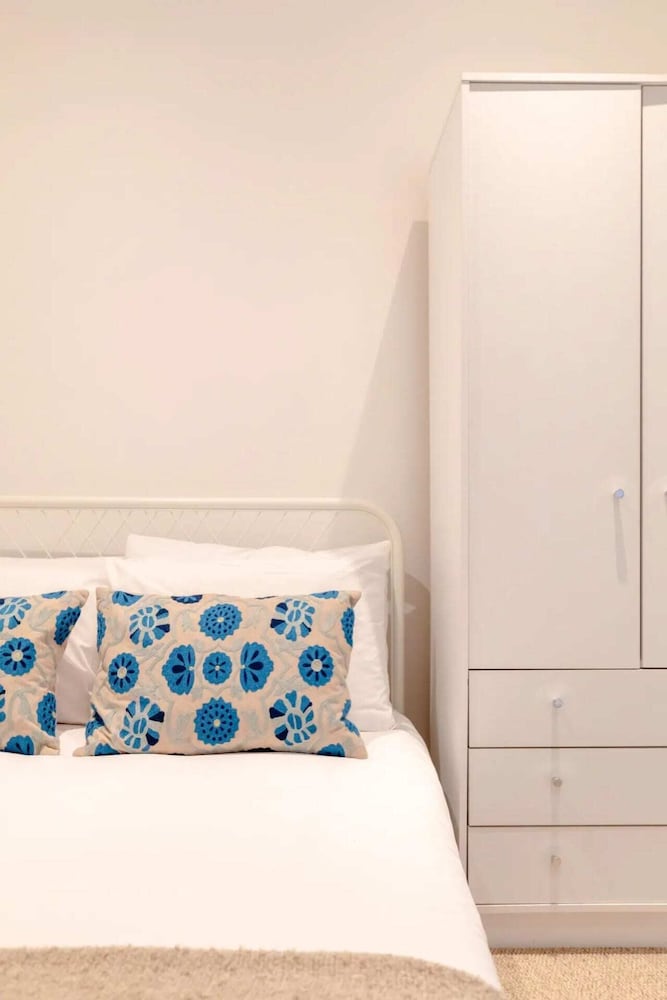 Фото Beautiful & Modern 3 Bedroom Flat - Pimlico!