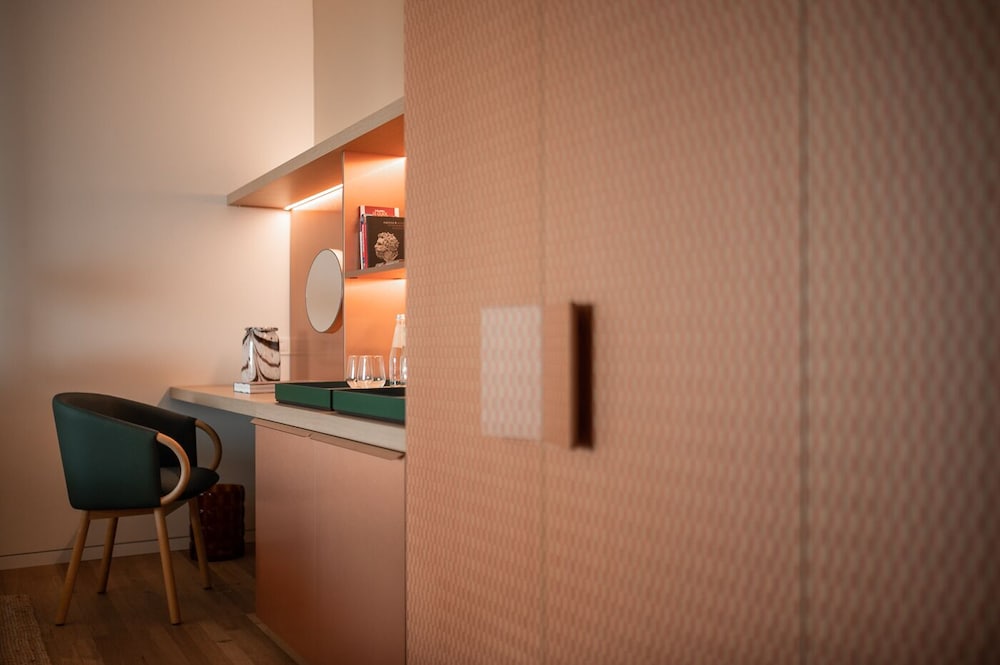 Фото Laguna Faro Suites - Adults Only & Free Beach