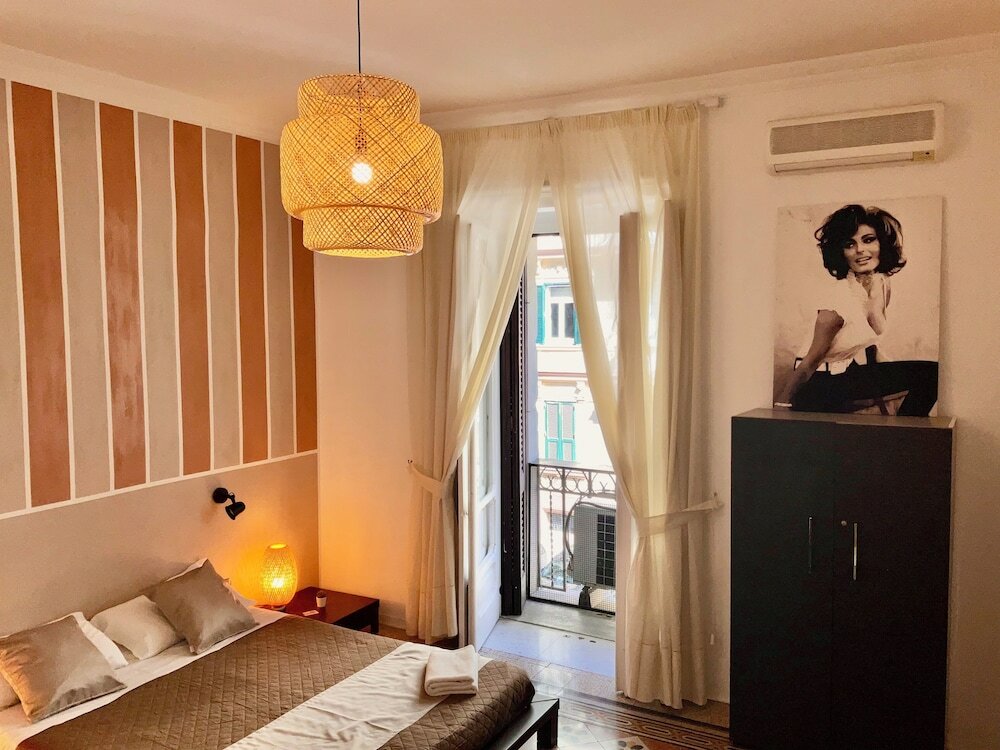 Фото Mammina Home Napoli - Santa Lucia