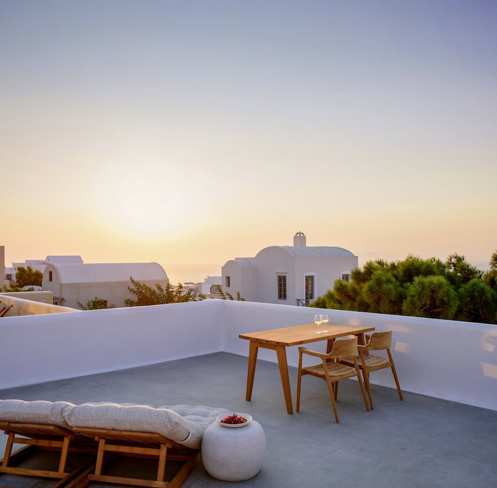 Фото Oia Treasures Art Suites