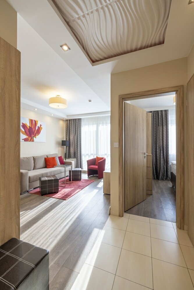 Фото Silver Crown Hotel & Residence