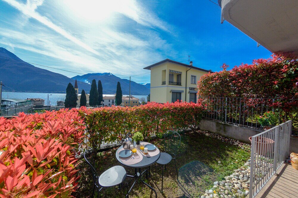 Фото Pianello Charming Lake View