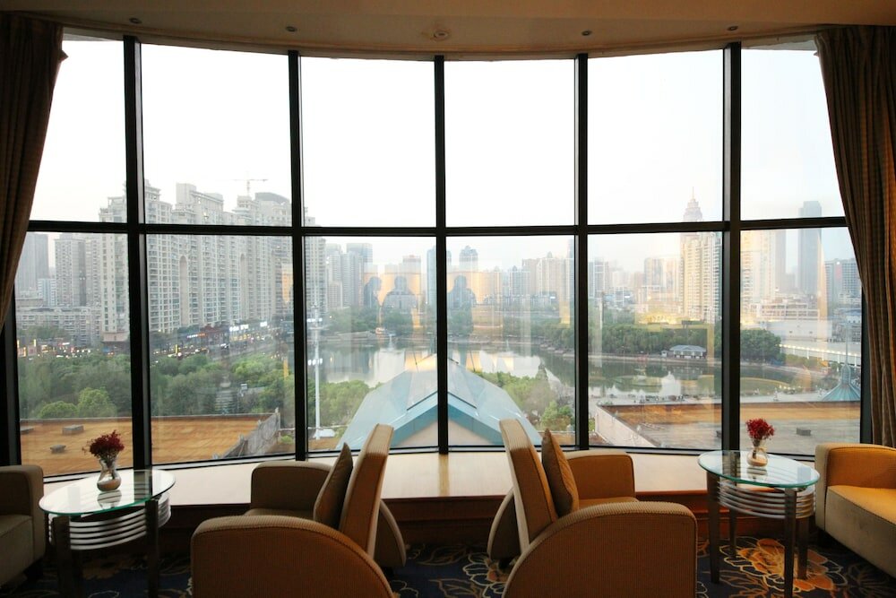 Фото Voco Wuhan Xinhua, an Ihg Hotel