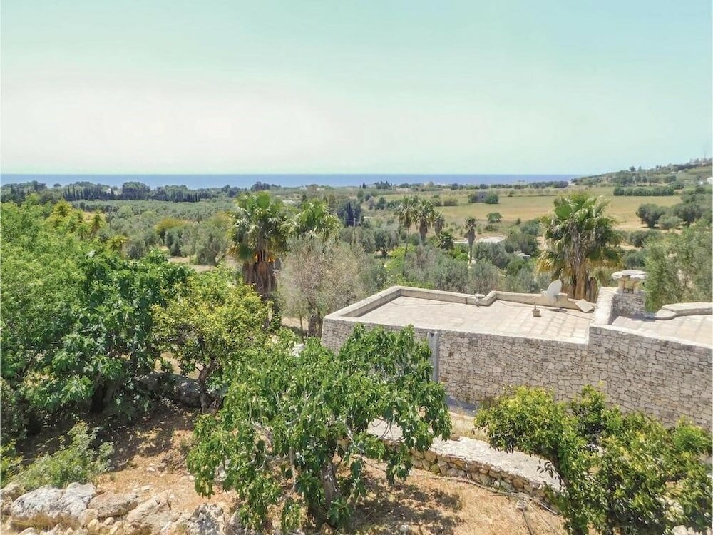 Фото Li Fani Luxe Pool Stone House