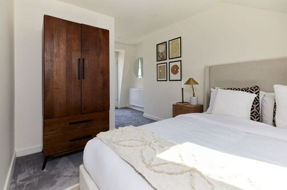 Фото The Battersea Crib - Dazzling 3bdr Flat With Garden