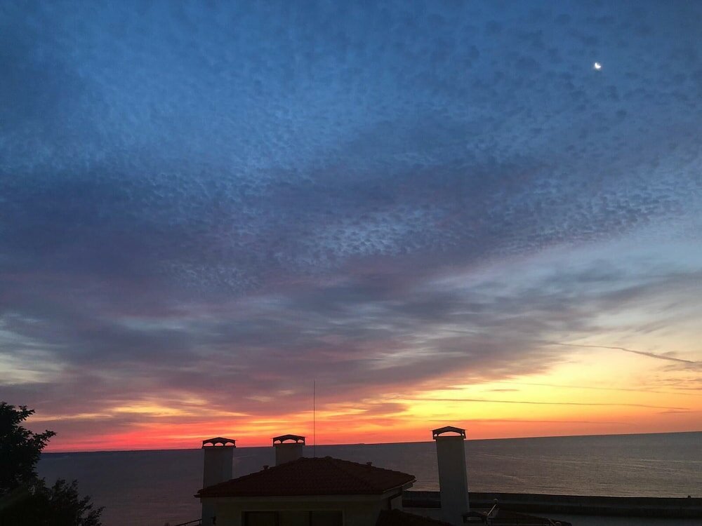 Фото Sunny Suites by Casa Del Mare