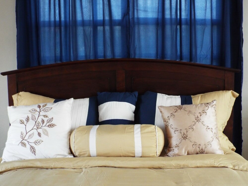 Фото Lake View Condo