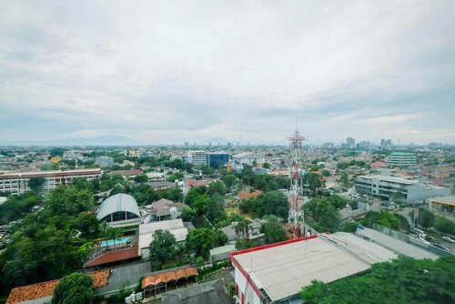 Гостиница Spacious and Comfy 2br Nifarro Park Apartment в Джакарте