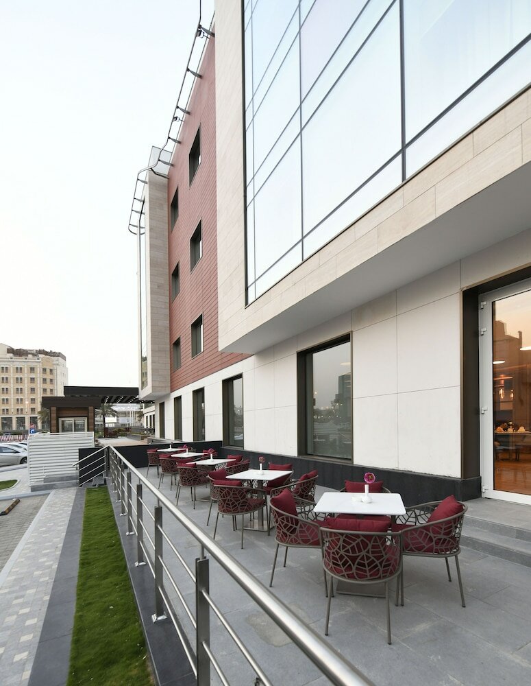 Фото Golden Tulip Riyadh