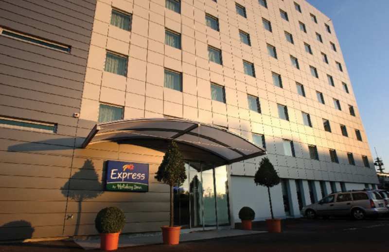 Фото Holiday Inn Express Geneva Airport by IHG