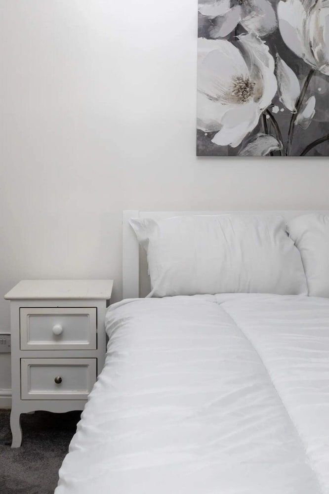 Фото Top Floor 1bd Flat With Balcony - Isle of Dogs