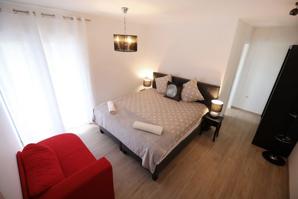 Фото Villa Olive Garden Apartments