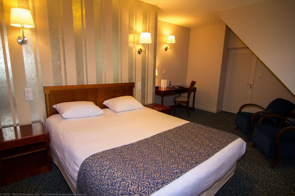 Фото Hotel du Chateau