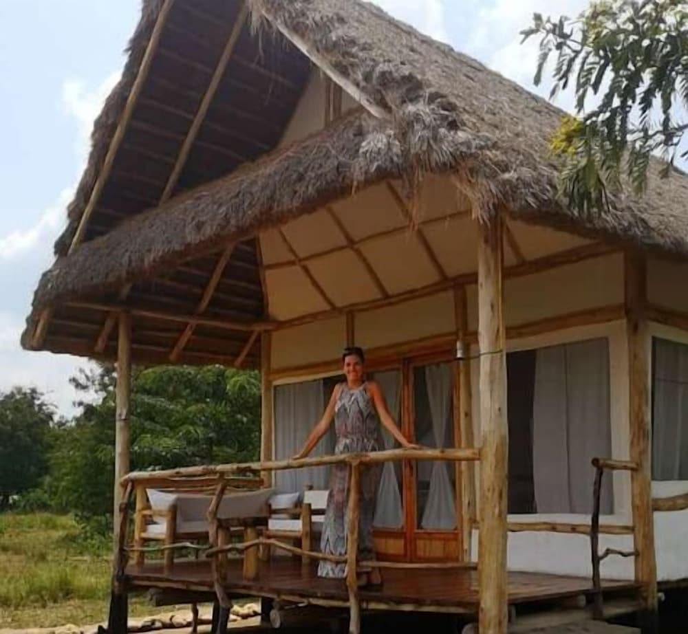 Фото Kazinga Wilderness Safari Camp