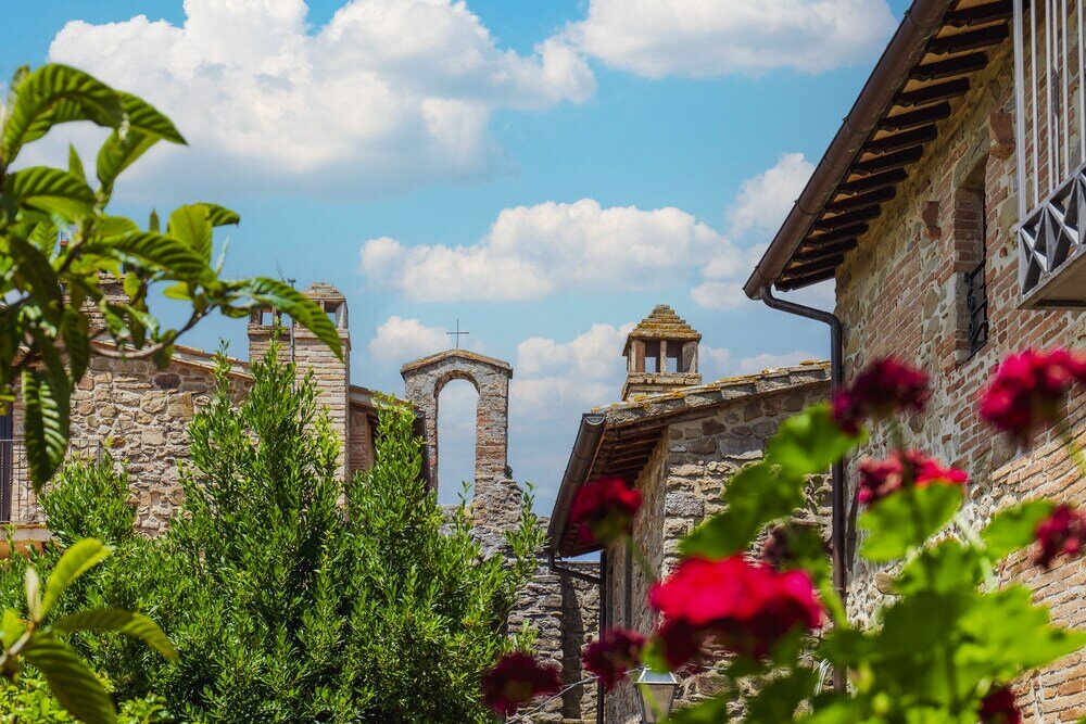 Фото Castello di Cisterna Umbria
