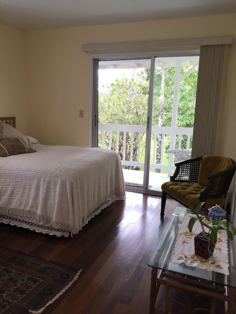 Фото Lava Tree Tropic Inn