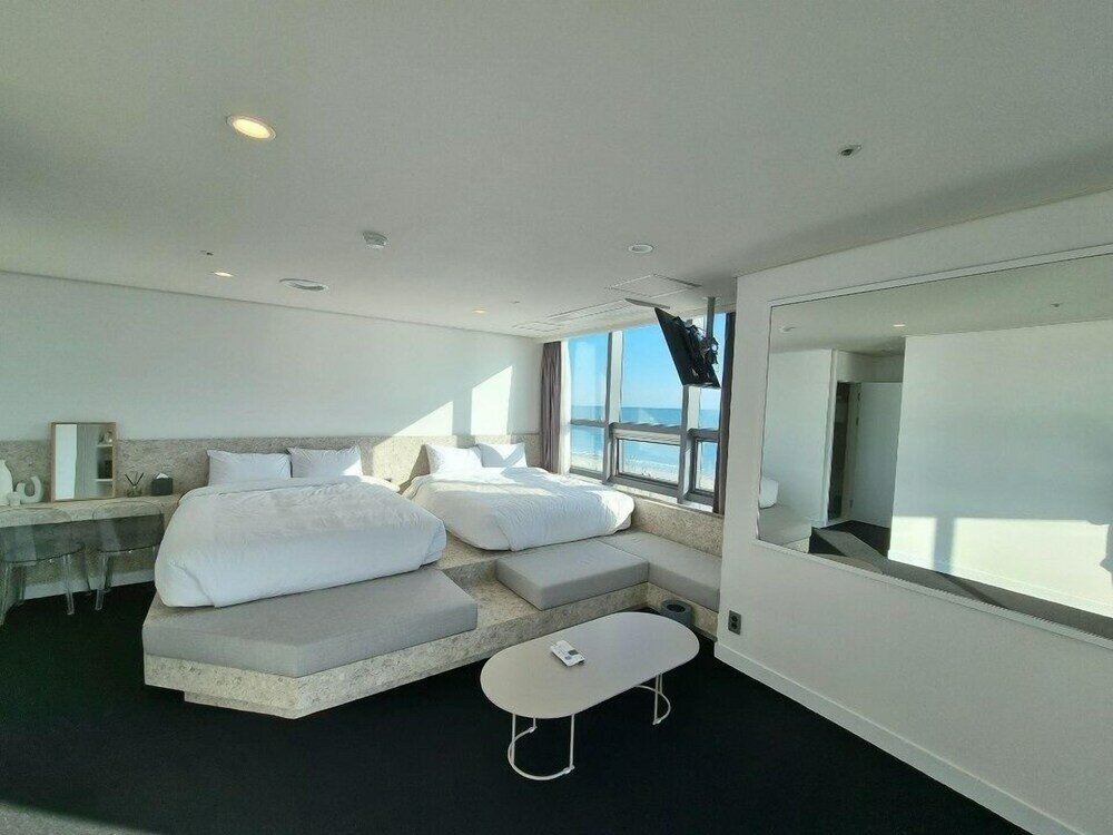 Фото Uh Suite The Haendae