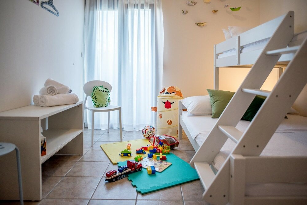 Фото Oikia Eleanthi - Beachfront Garden Home