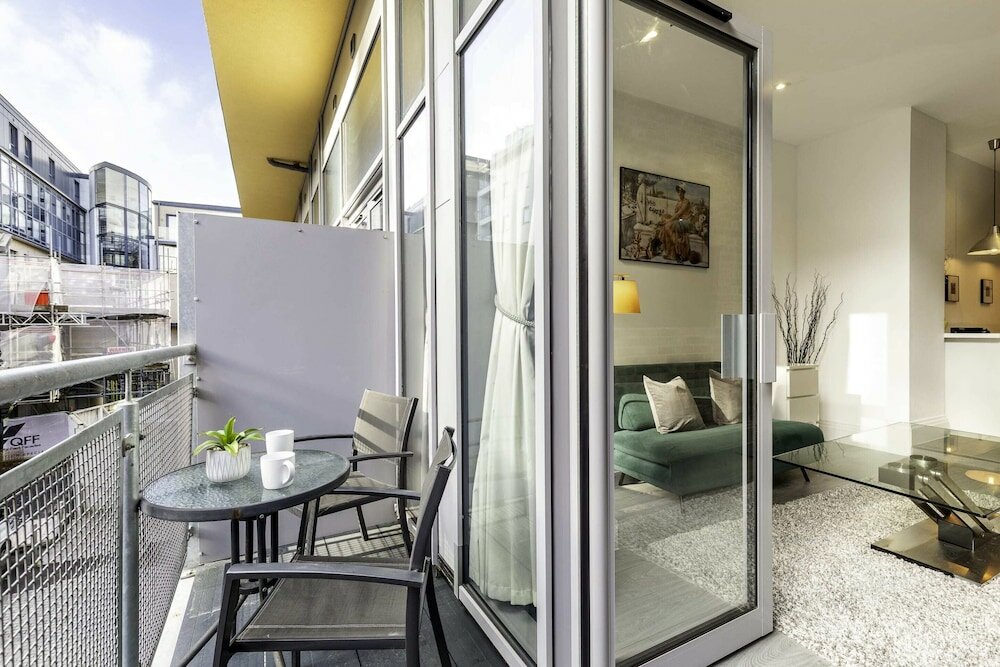 Фото Beautiful One Bed Abode In East Putney