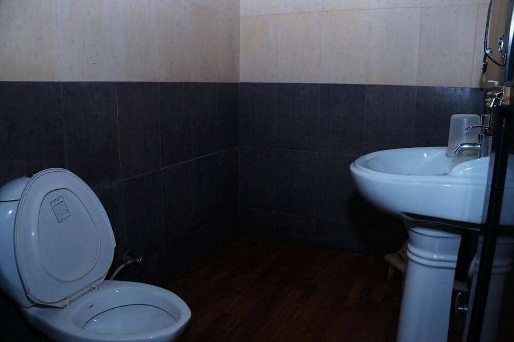 Фото Hotel Godai Girikunj