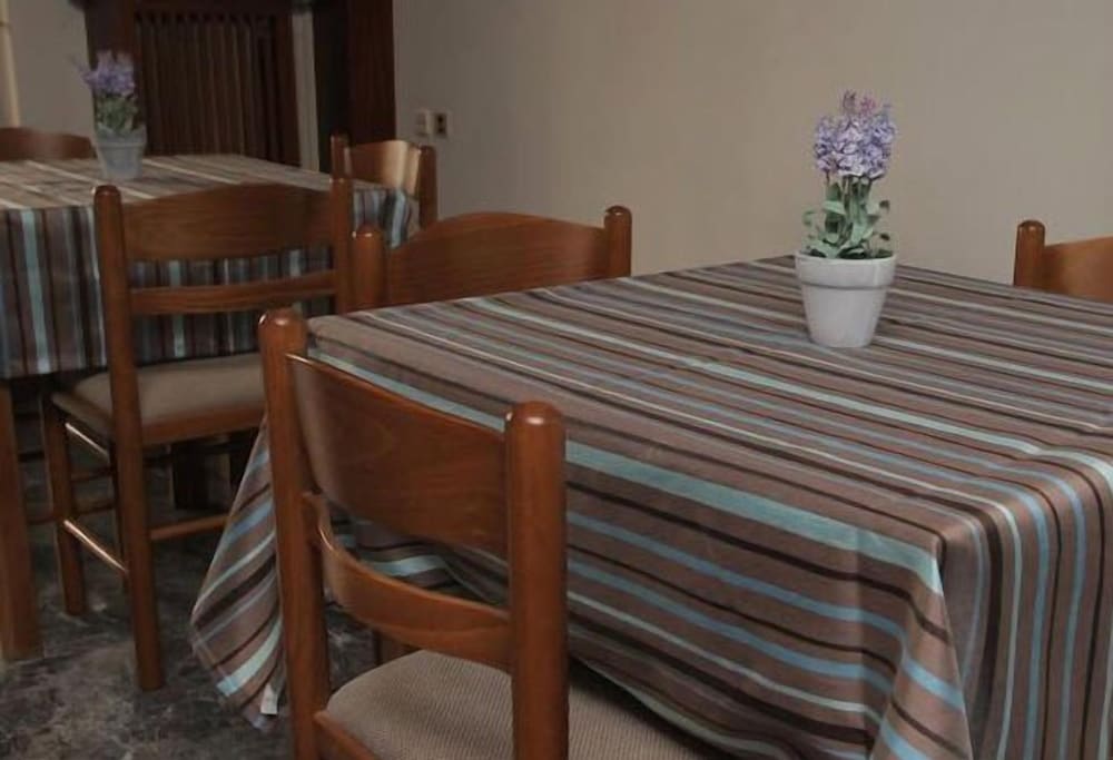 Фото Evans Hotel