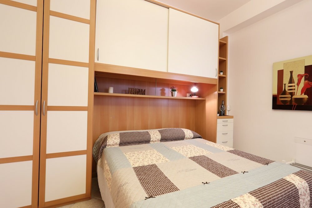 Фото Calipso Seaview Flat with Private Parking