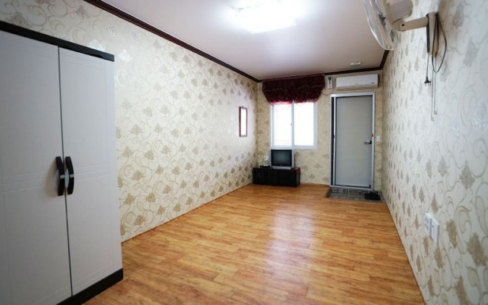 Фото Buan Chilkdeokgol Pension