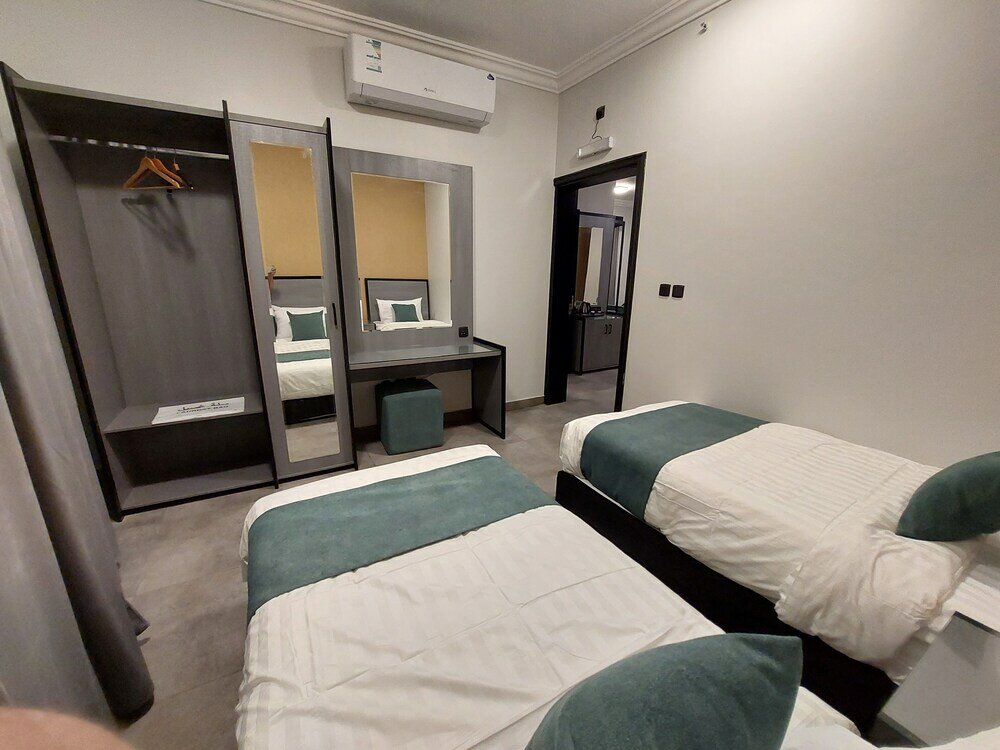Фото Karims Hotel