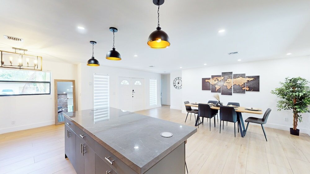 Фото Villa Camila 5br Luxury Home with Pool