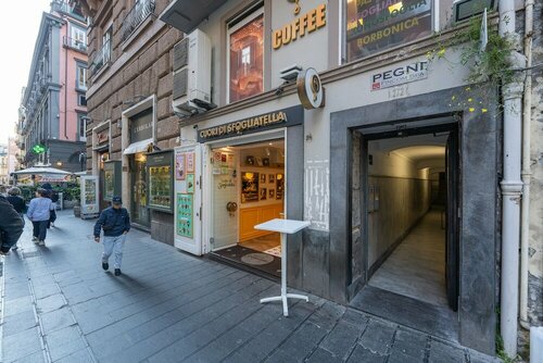 Гостиница Teatro Toledo 272 в Неаполе