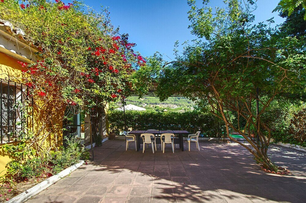 Фото Casa Rural con Piscina Privada EN Málaga